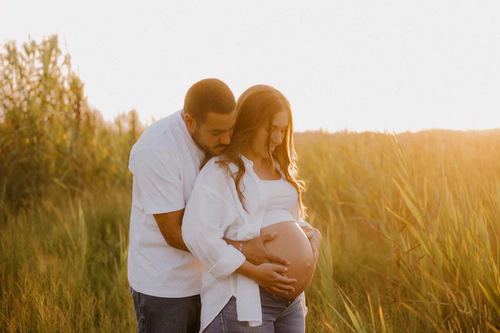 Pregnant woman by the sea